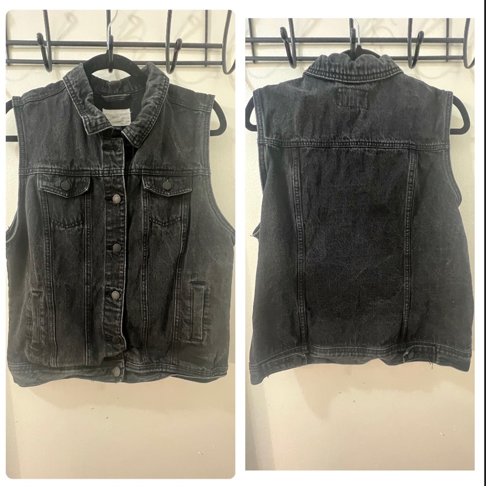 Universal Threads Co Black Denim Vest